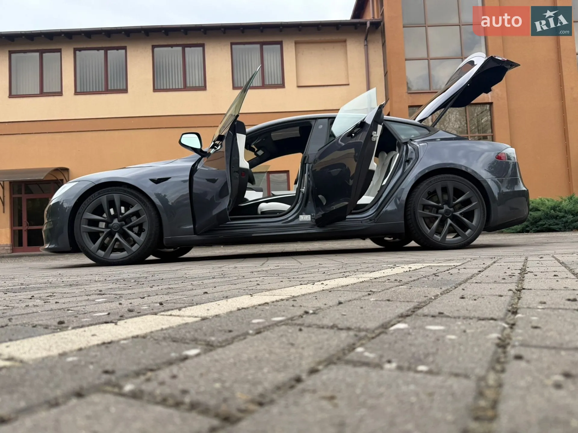 2021 Tesla Model S - мініатюра 18