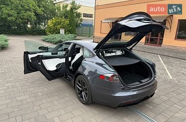 Ліфтбек Tesla Model S 2021 в Береговому фото 19 Ліфтбек Tesla Model S 2021 в Береговому