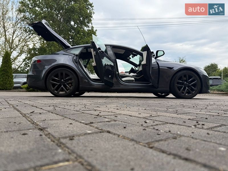 Ліфтбек Tesla Model S 2021 в Береговому фото 25 Ліфтбек Tesla Model S 2021 в Береговому