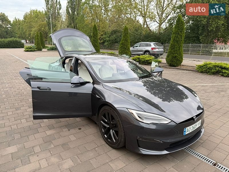 Ліфтбек Tesla Model S 2021 в Береговому фото 26 Ліфтбек Tesla Model S 2021 в Береговому