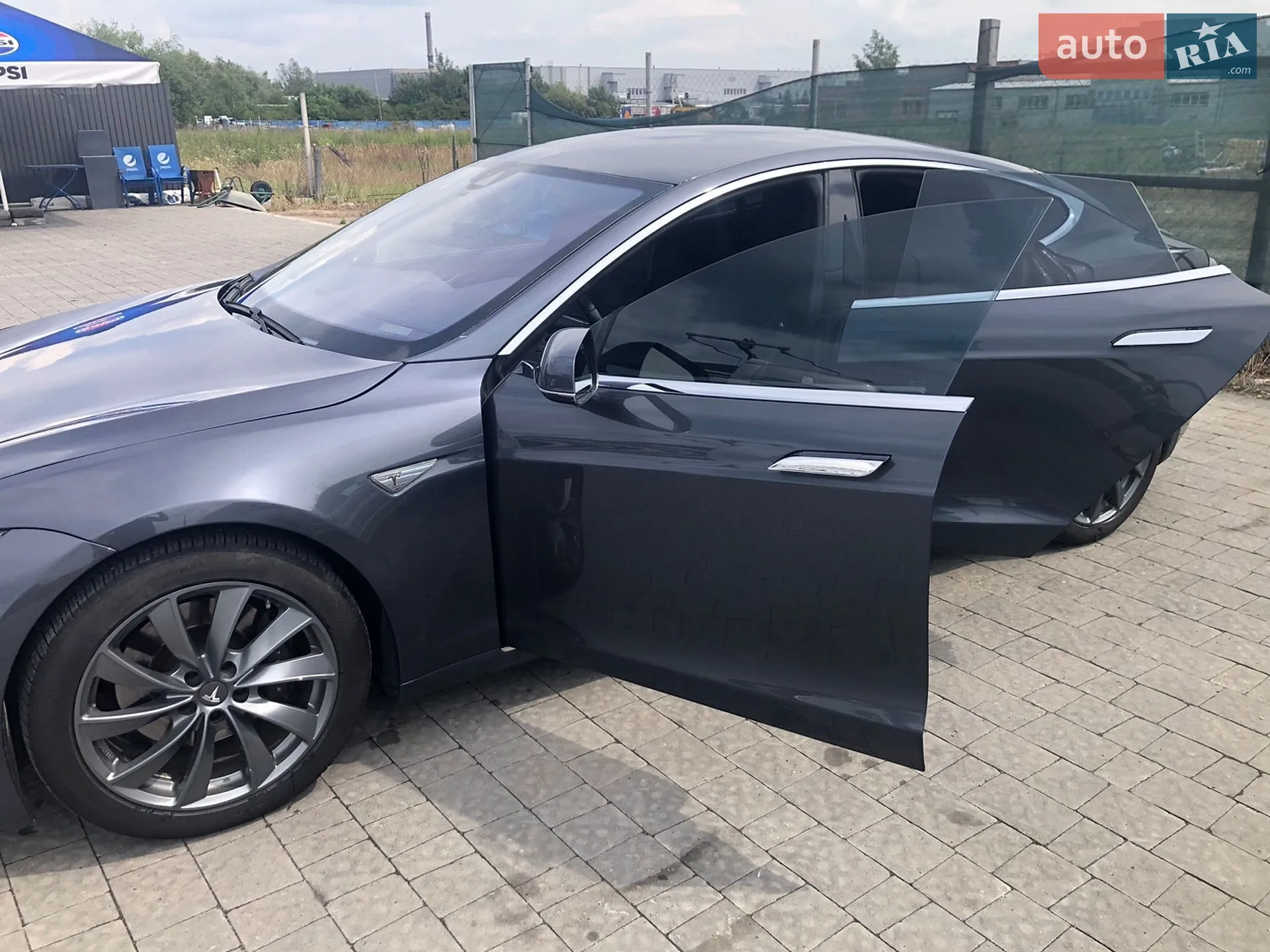 2016 Tesla Model S - мініатюра 15