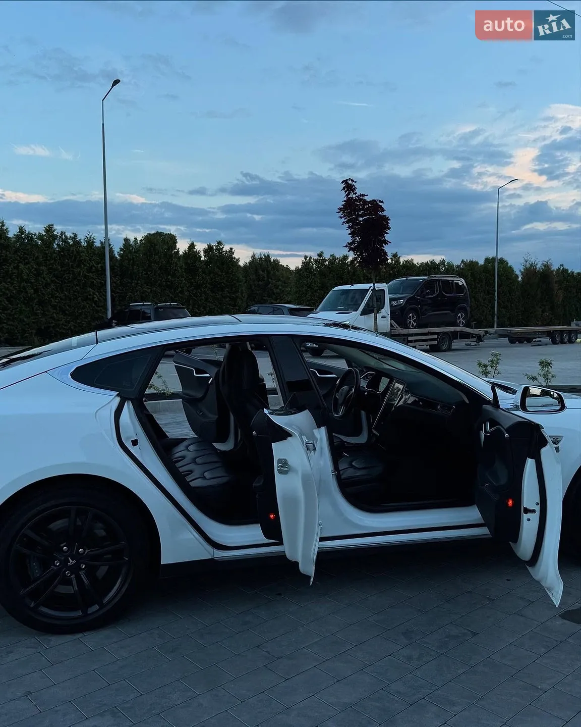 2014 Tesla Model S - мініатюра 4