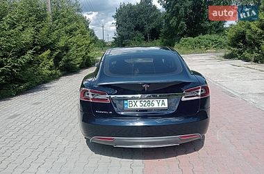 Ліфтбек Tesla Model S 2013 в Шепетівці