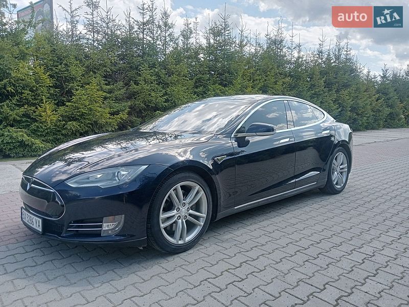 Tesla Model S 2013