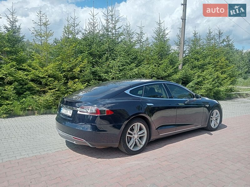 Ліфтбек Tesla Model S 2013 в Шепетівці