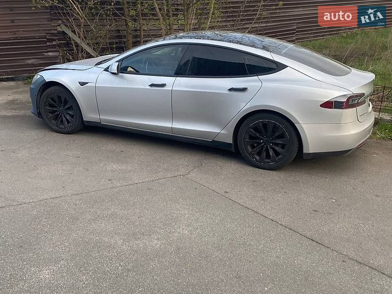 Ліфтбек Tesla Model S 2013 в Києві фото Ліфтбек Tesla Model S 2013 в Києві
