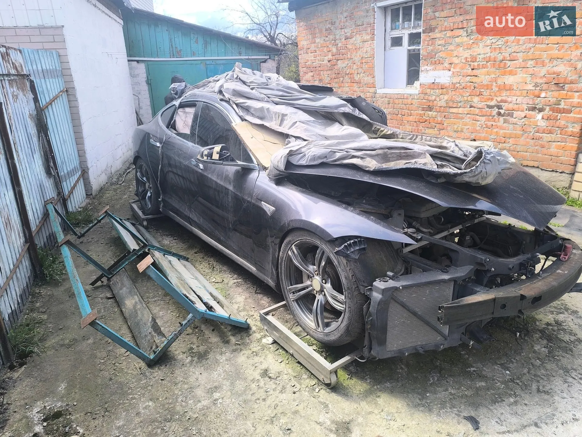 Tesla Model S 2015