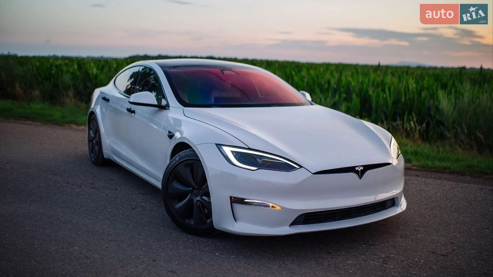 2022 Tesla Model S - фото 1