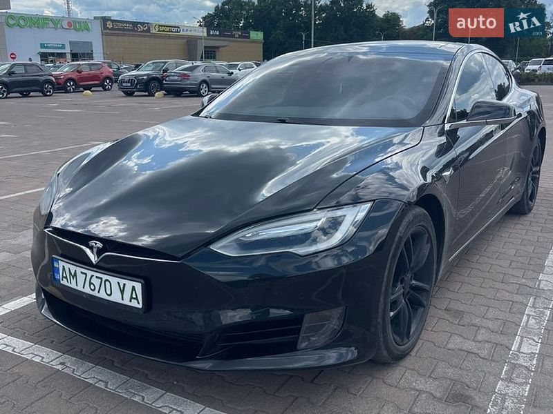 Ліфтбек Tesla Model S 2016 в Житомирі