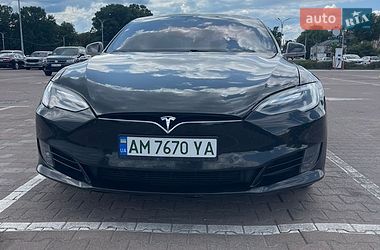 Ліфтбек Tesla Model S 2016 в Житомирі