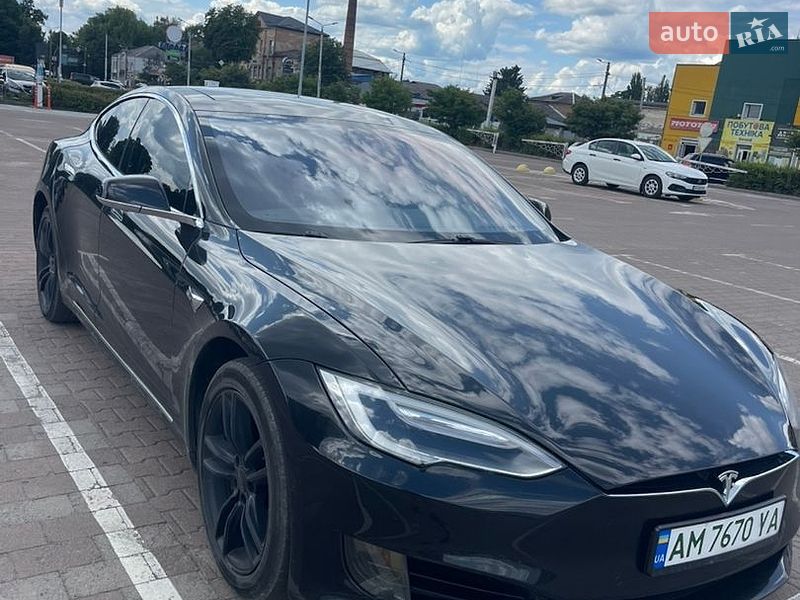 Ліфтбек Tesla Model S 2016 в Житомирі