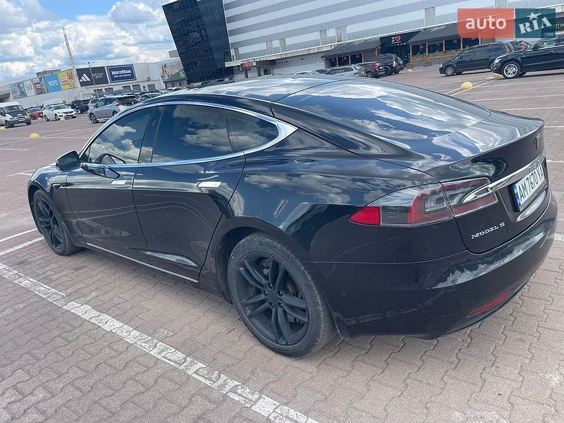 Ліфтбек Tesla Model S 2016 в Житомирі