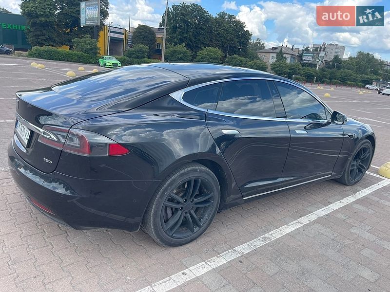 Ліфтбек Tesla Model S 2016 в Житомирі