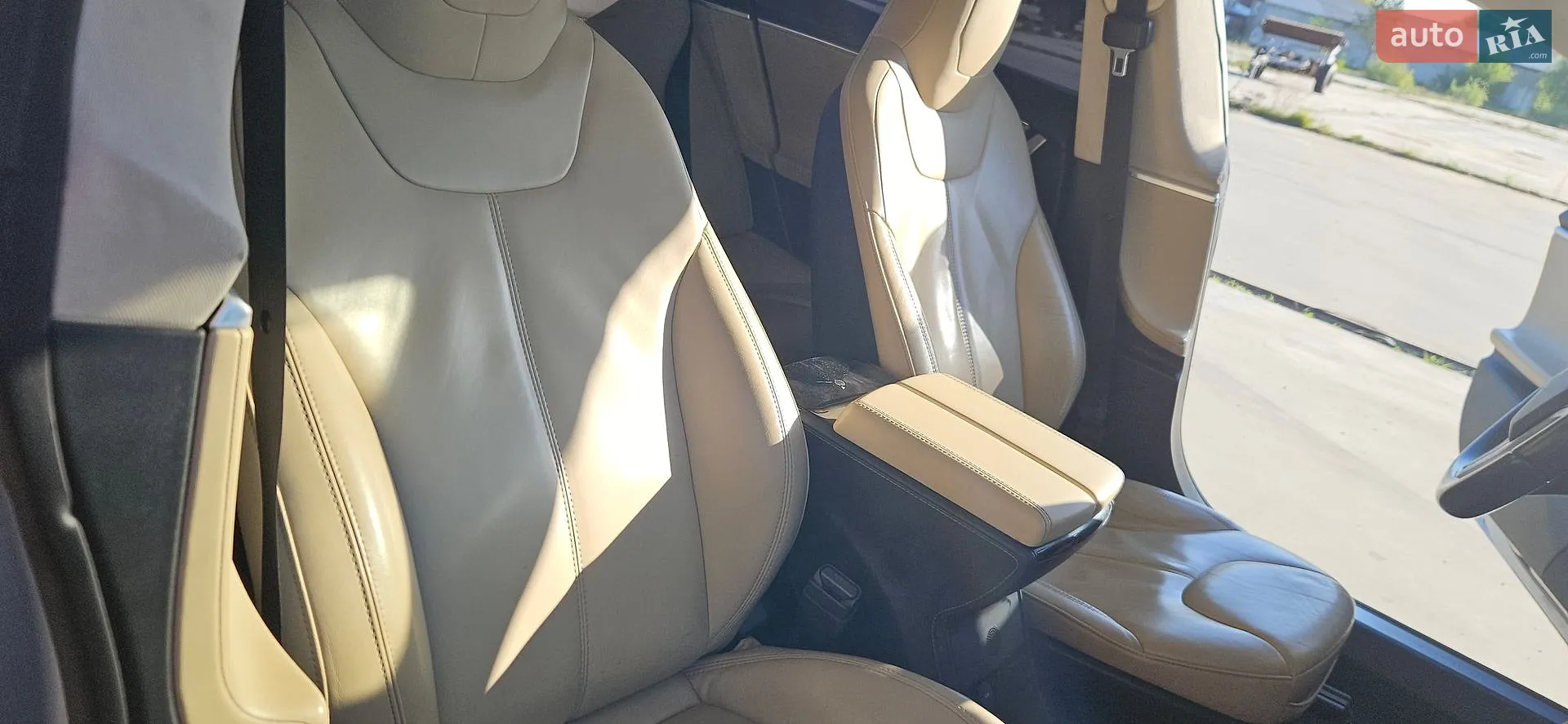2015 Tesla Model S - мініатюра 8