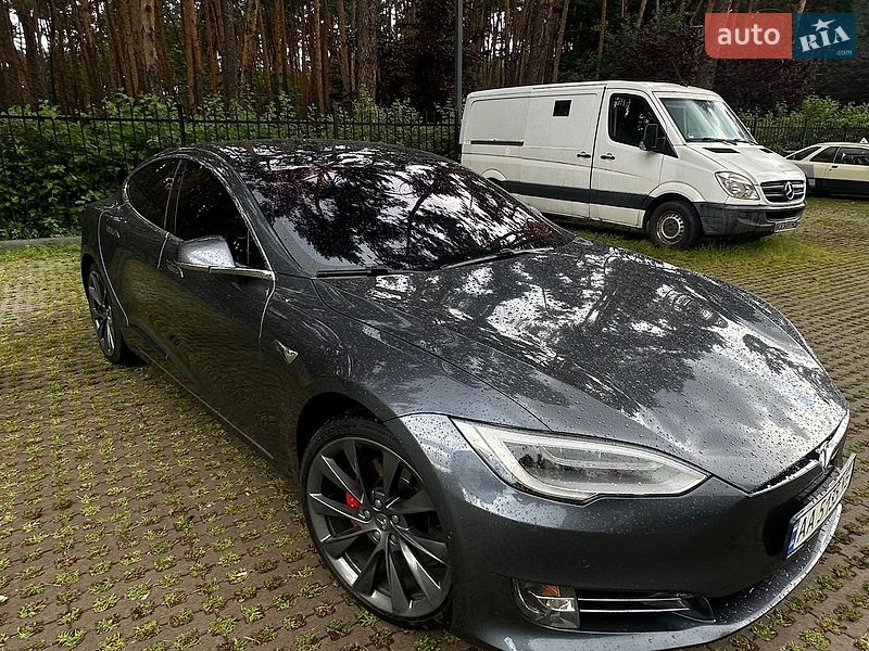 Ліфтбек Tesla Model S 2018 в Києві