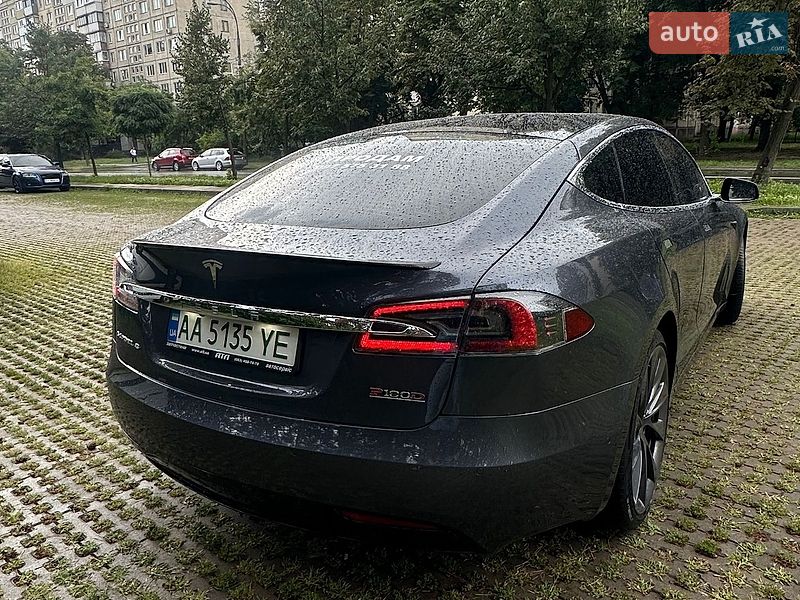 Ліфтбек Tesla Model S 2018 в Києві