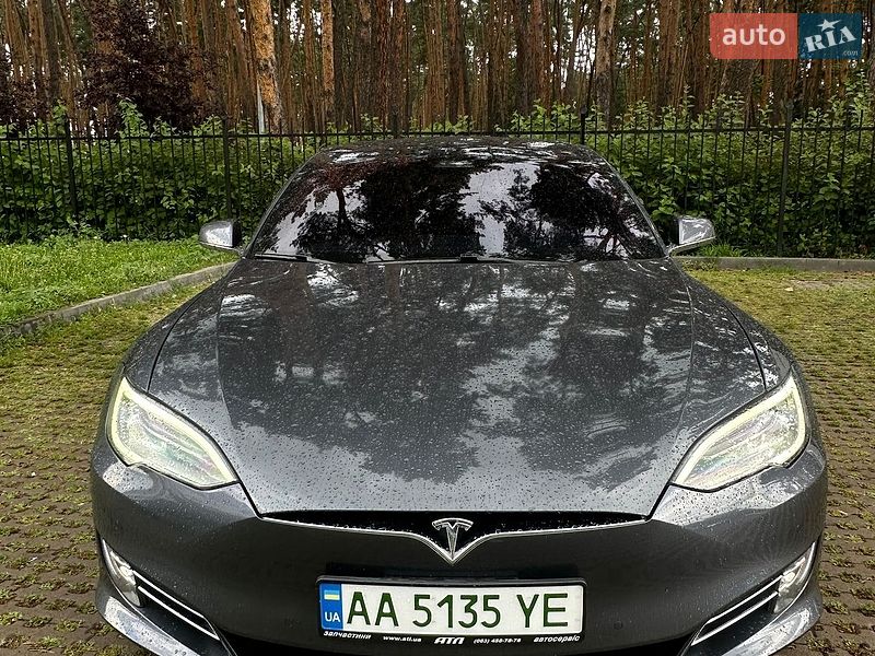 Ліфтбек Tesla Model S 2018 в Києві