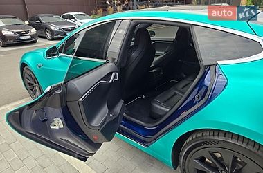 Лифтбек Tesla Model S 2018 в Киеве