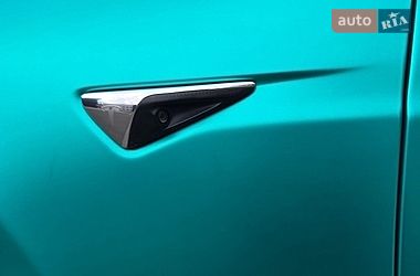 Лифтбек Tesla Model S 2018 в Киеве