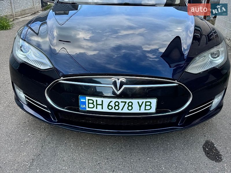 Ліфтбек Tesla Model S 2014 в Одесі