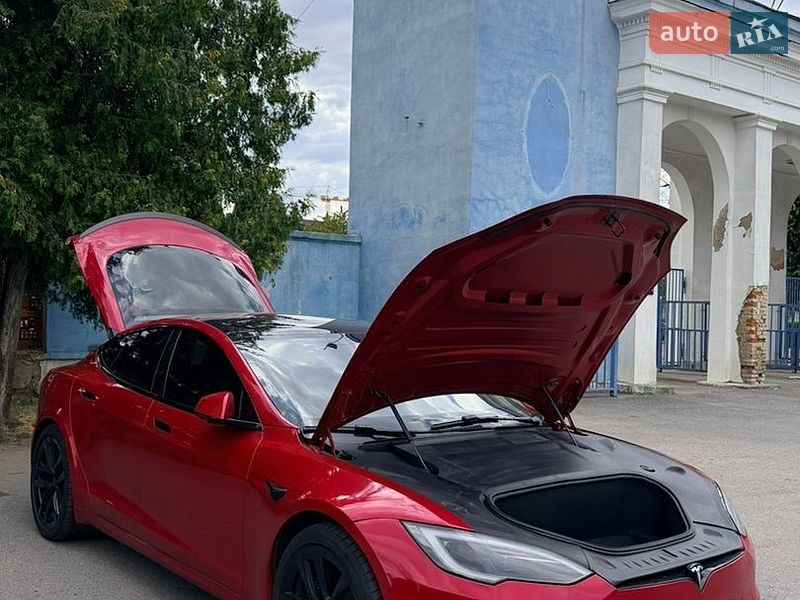Лифтбек Tesla Model S 2021 в Ужгороде