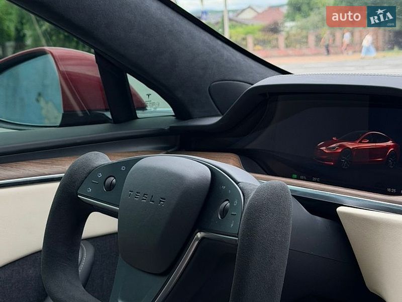 Лифтбек Tesla Model S 2021 в Ужгороде