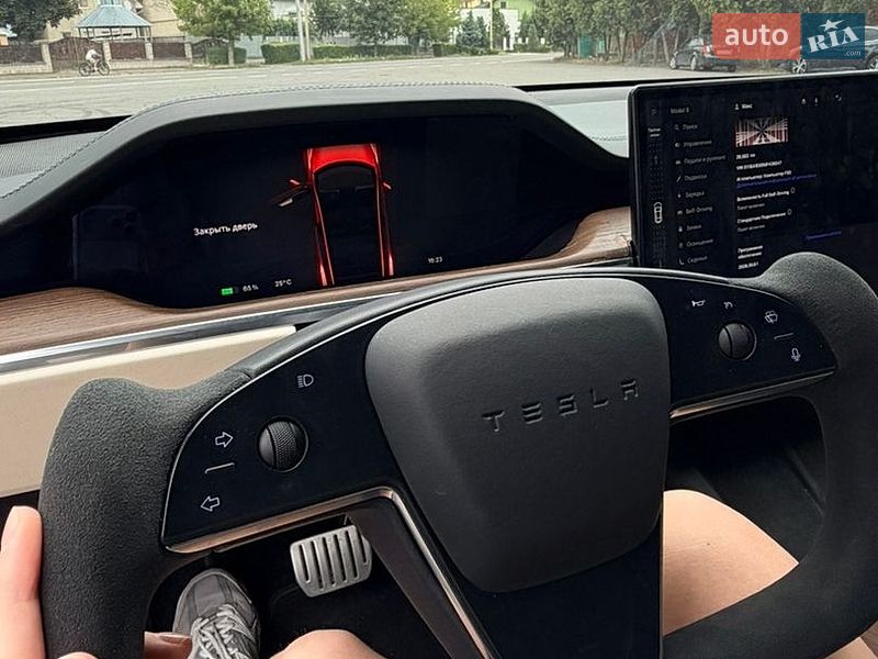 Лифтбек Tesla Model S 2021 в Ужгороде