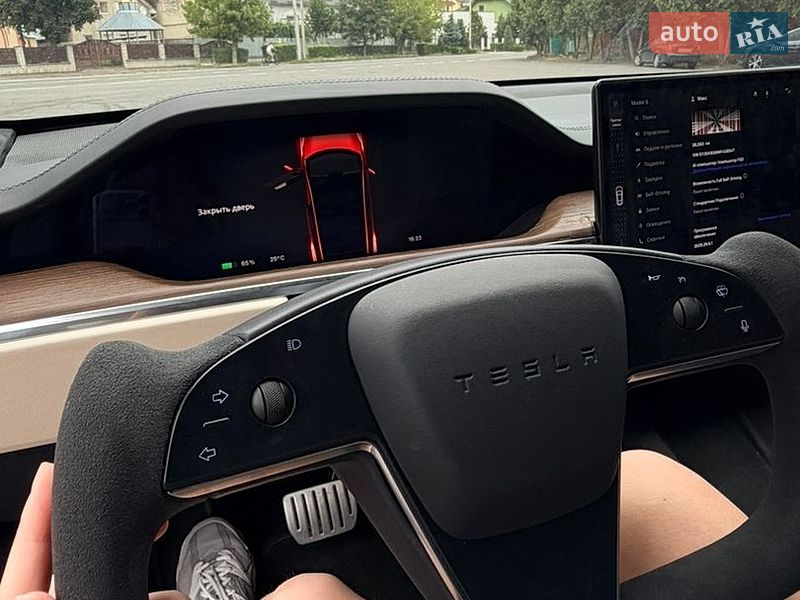 Лифтбек Tesla Model S 2021 в Ужгороде