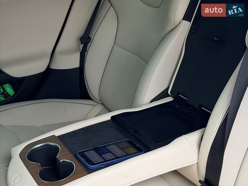 Лифтбек Tesla Model S 2021 в Ужгороде