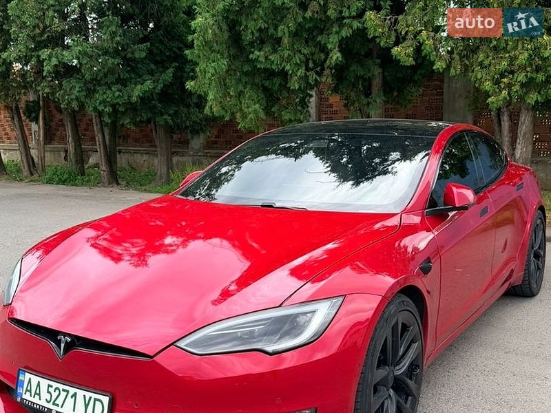 Лифтбек Tesla Model S 2021 в Ужгороде