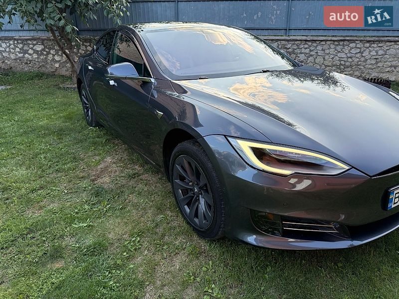 Лифтбек Tesla Model S 2018 в Тернополе