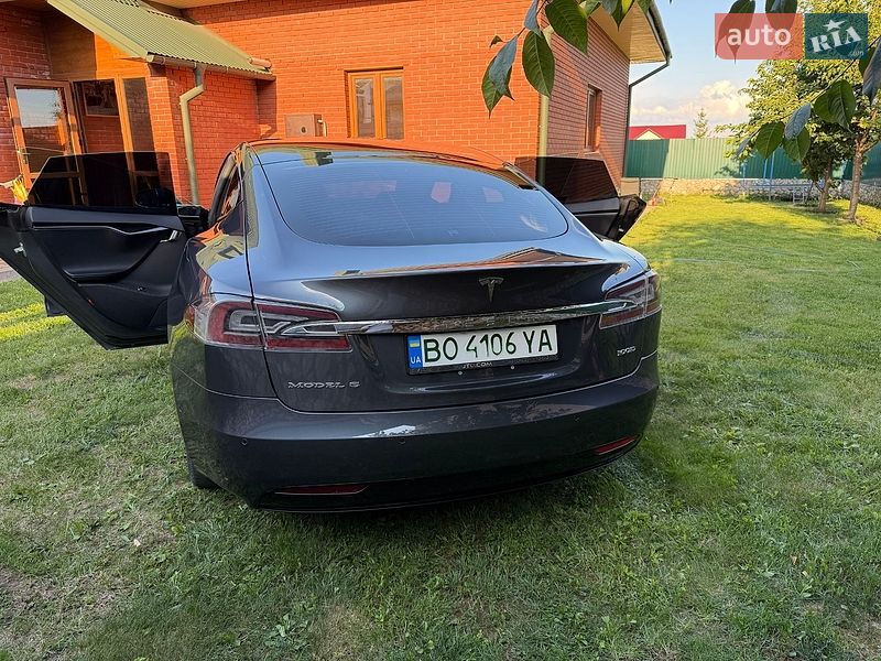 Лифтбек Tesla Model S 2018 в Тернополе