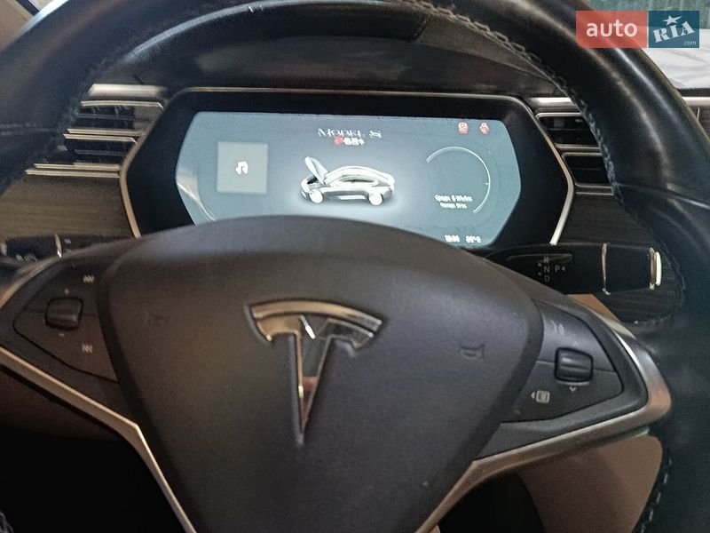 Лифтбек Tesla Model S 2015 в Днепре