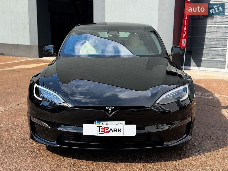 Лифтбек Tesla Model S 2022 в Киеве