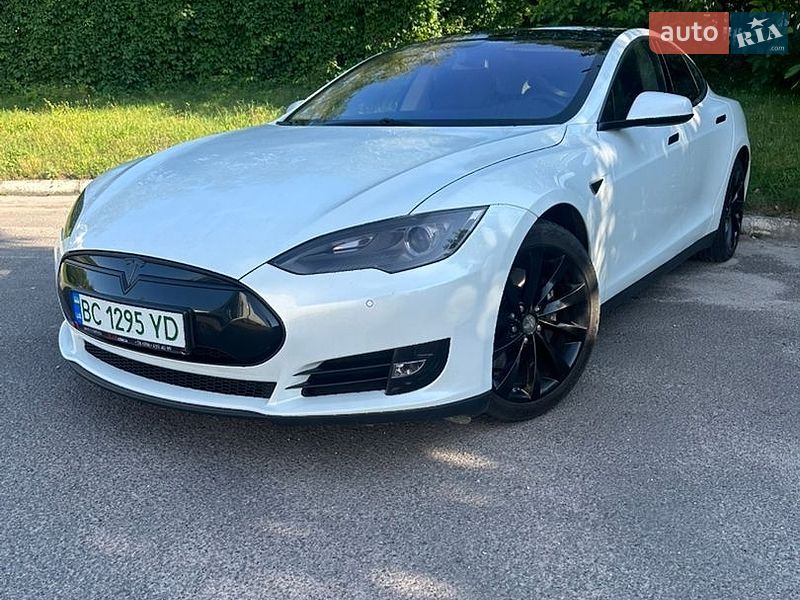 Ліфтбек Tesla Model S 2013 в Львові