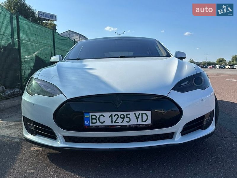 Ліфтбек Tesla Model S 2013 в Львові
