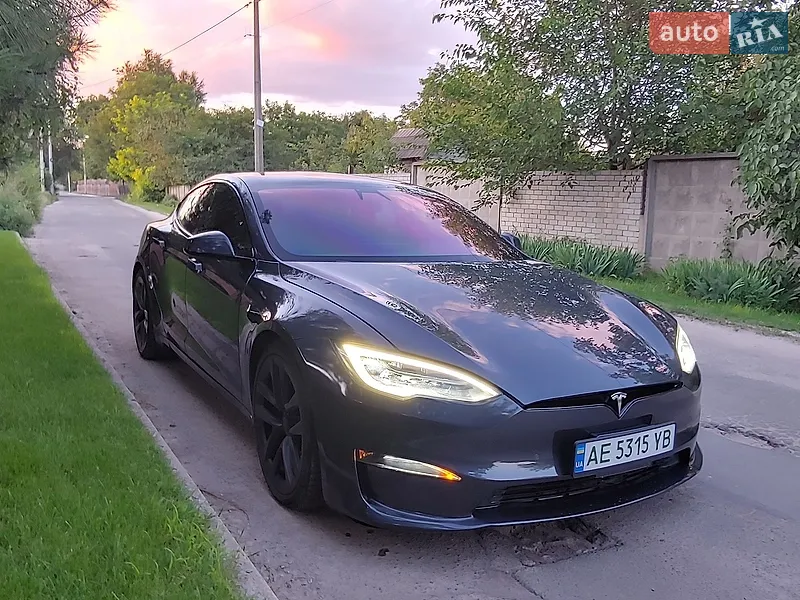 Tesla Model S 2021