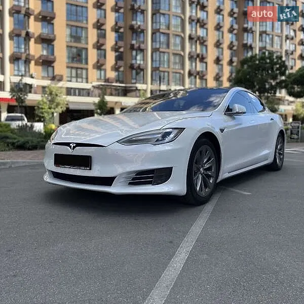 Tesla Model S 2017
