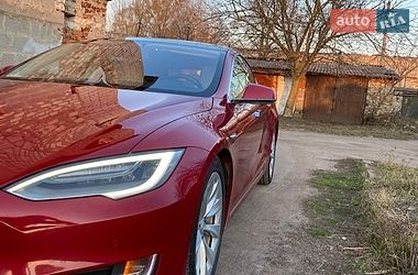 Лифтбек Tesla Model S 2016 в Овруче