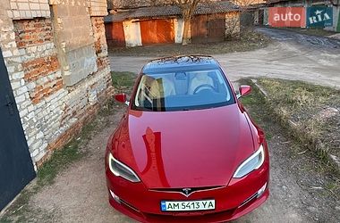 Лифтбек Tesla Model S 2016 в Овруче