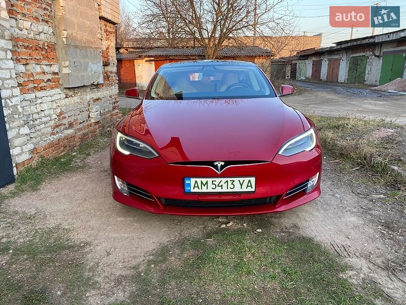 Tesla Model S 2016