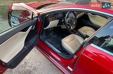 Лифтбек Tesla Model S 2016 в Овруче