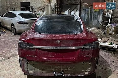 Лифтбек Tesla Model S 2016 в Овруче