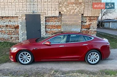 Лифтбек Tesla Model S 2016 в Овруче