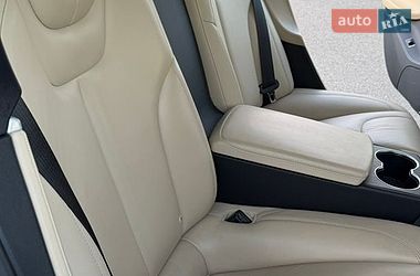 Лифтбек Tesla Model S 2015 в Киеве