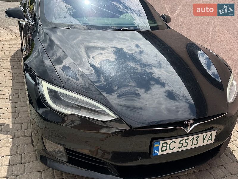 Лифтбек Tesla Model S 2017 в Шептицькому