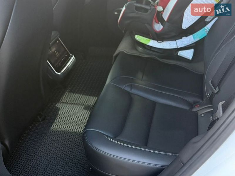 Лифтбек Tesla Model S 2021 в Виннице