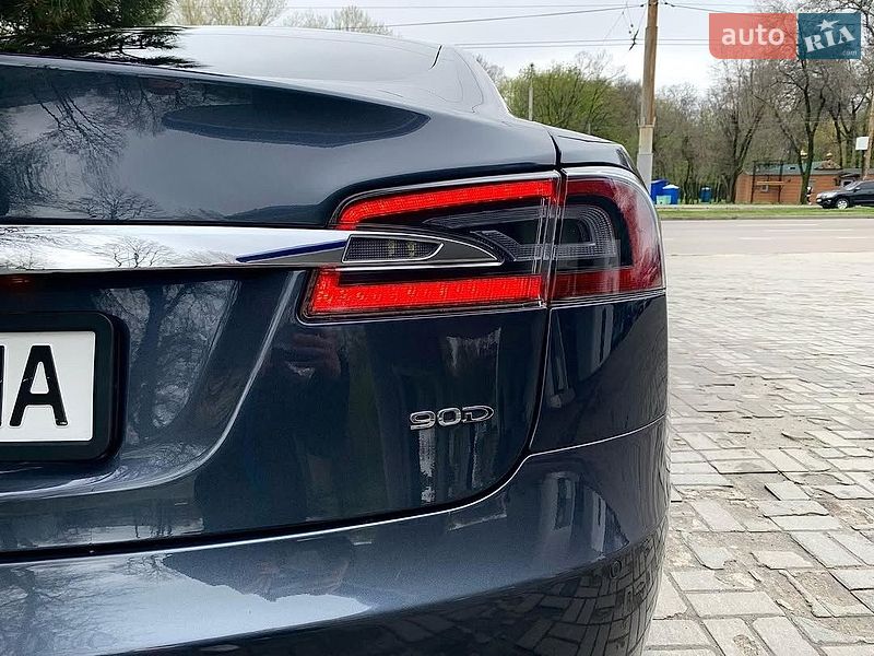Ліфтбек Tesla Model S 2015 в Львові фото 7 Ліфтбек Tesla Model S 2015 в Львові