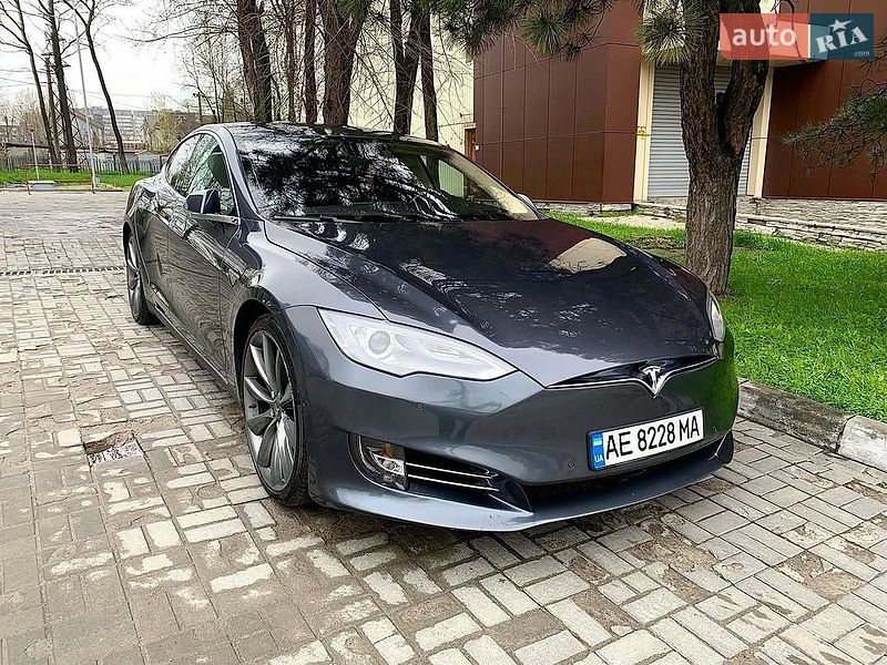 Ліфтбек Tesla Model S 2015 в Львові фото 2 Ліфтбек Tesla Model S 2015 в Львові