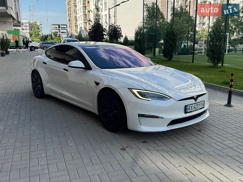 Лифтбек Tesla Model S 2021 в Днепре
